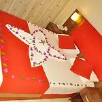 Kum Hotel Side